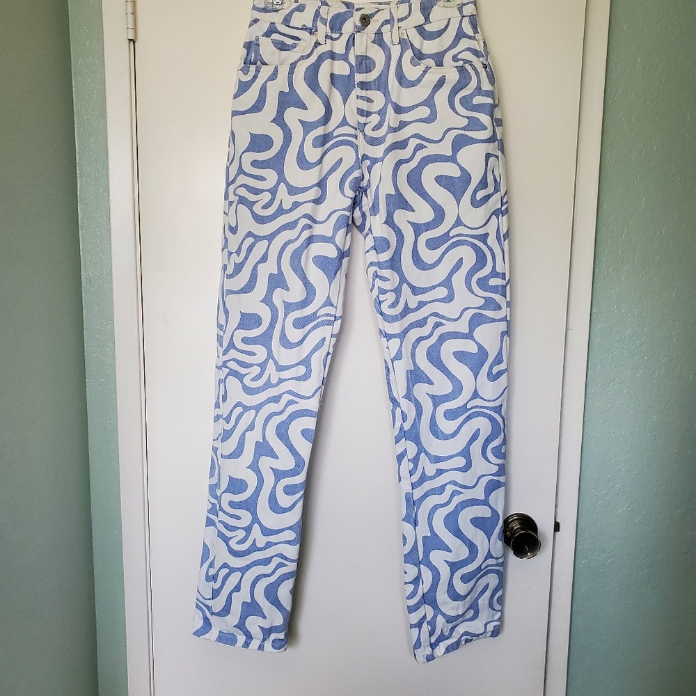 Cotton-On Blue and White Swirl Patterned Long Straight Leg Jeans Size 4
